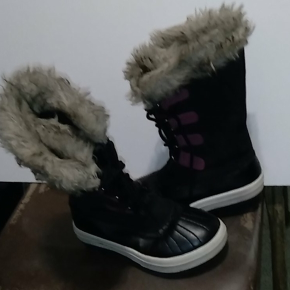 A pair of Leather shoes for little girls - Picture 2 of 3